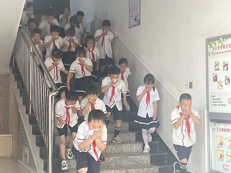 渭南高新小学：以练为战  防患未然